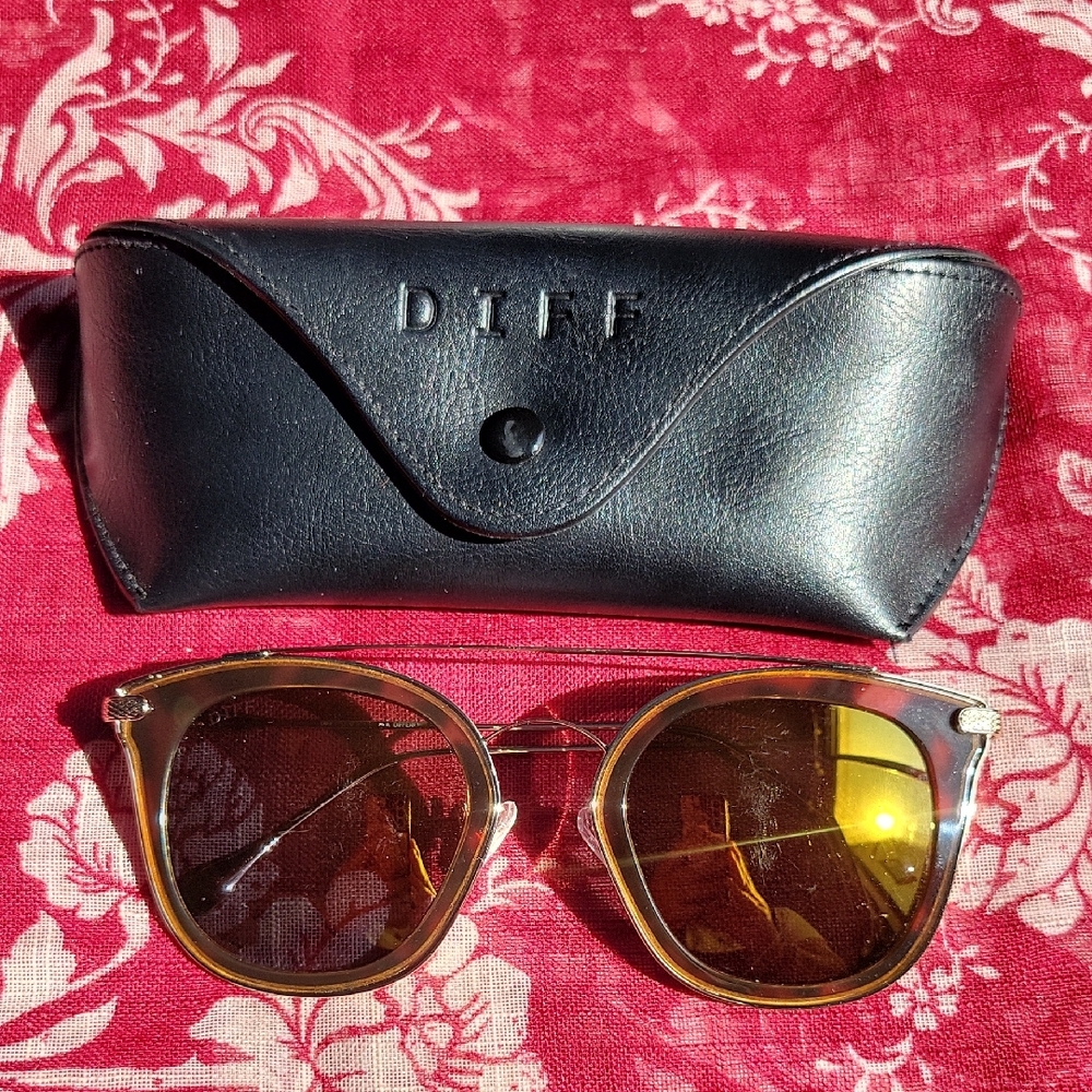 Diff Eyewear Red and Yellow Sunglasses